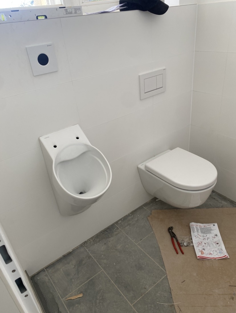 Fali WC és piszoár beépítés